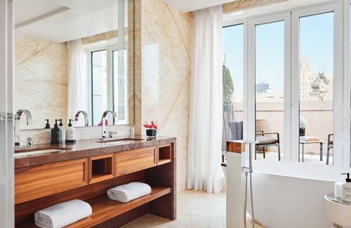 Centro Hotel | Four Seasons Hotel Madrid