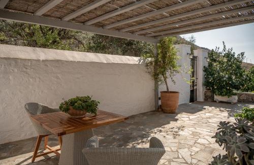 Hydra Hotel | Four Seasons Hydra Luxury Suites