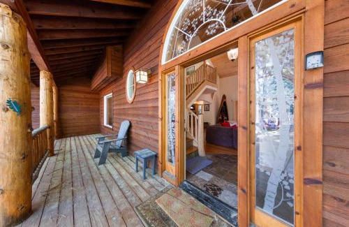 Truckee House | Fox Crossing at Tahoe Donner by Tahoe Getaways - 3BR Vacation Rental w Forested Views & HOA Amenities!