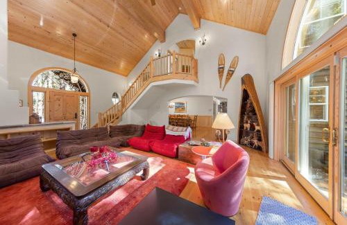 Truckee House | Fox Crossing at Tahoe Donner by Tahoe Getaways - 3BR Vacation Rental w Forested Views & HOA Amenities!