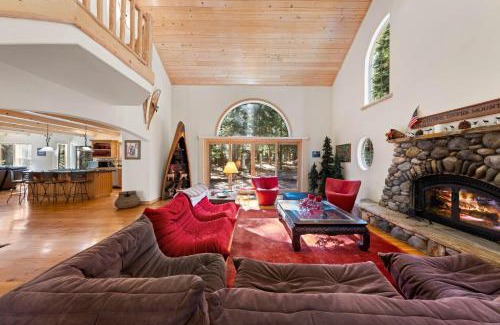 Truckee House | Fox Crossing at Tahoe Donner by Tahoe Getaways - 3BR Vacation Rental w Forested Views & HOA Amenities!