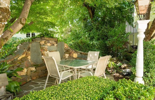 Sutter Creek Apartment | Fox Den | Main St. Food, Wine & More! Dog Friendly