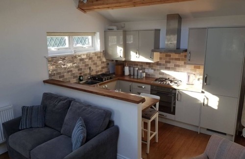 Chorlton-by-Backford Cottage | Foxlea Cottage. Charming Contemporary Cottage in Saughall – Minutes from Chester