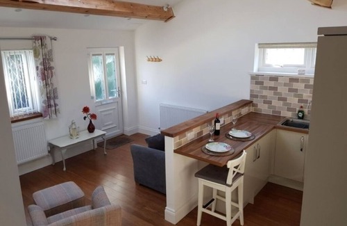 Chorlton-by-Backford Cottage | Foxlea Cottage. Charming Contemporary Cottage in Saughall – Minutes from Chester