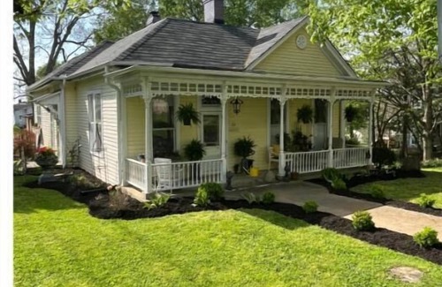 Springfield House | FOXRUN COTTAGE in the Historic Districtn