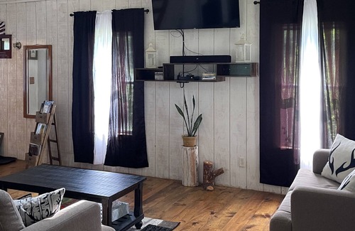 Columbia Cabin | Foxwood Cabins a peaceful get away in South Central Iowa Oak Woods