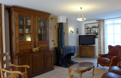 Goncourt Cottage | Charming Restored Home with Heated Pool, Large Terrace, and Modern Amenities
