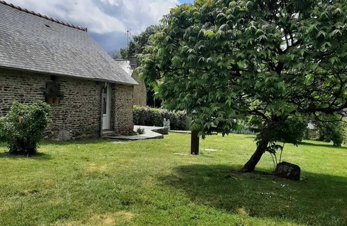 Saint-Malo-des-Trois-Fontaines House | Breton getaway in a charming cottage with garden and terrace