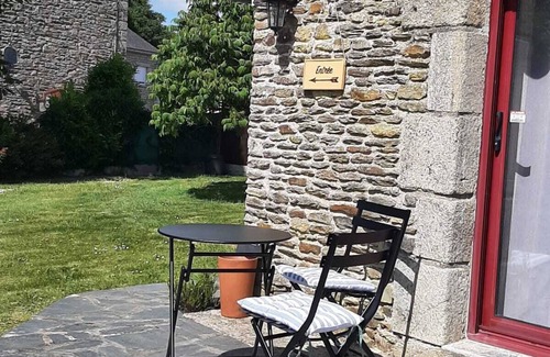 Saint-Malo-des-Trois-Fontaines House | Breton getaway in a charming cottage with garden and terrace