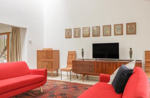 Harleston House | Frater House