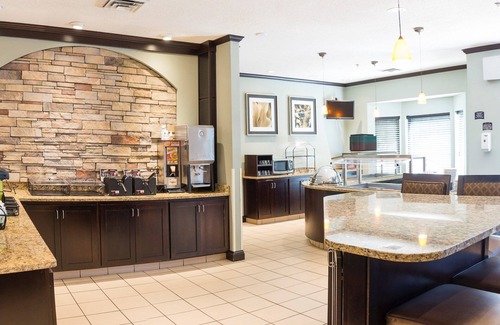 Fargo Condo | Free Breakfast. Close to North Dakota State University.