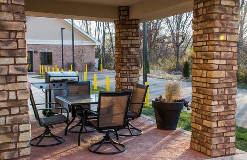 Schererville Condo | Free Breakfast. Indoor Pool. Gym. Business Center.