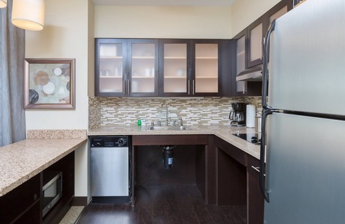 Fremont Apartment | Free Breakfast. Pool Access. Suite Near Downtown.