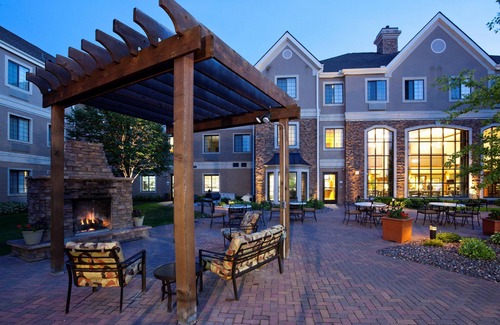 Maple Grove Condo | Free Breakfast. Pool & Hot Tub. Gym. Great for Business Travelers!