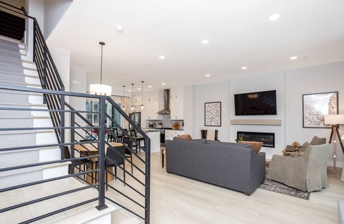 Westfield House | Free Golf Cart! Luxe Townhome Near Grand Park!