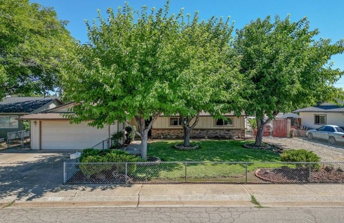 Enterprise House | Free pkg up to 4 cars/6 guests max/King/Qn/Twin beds