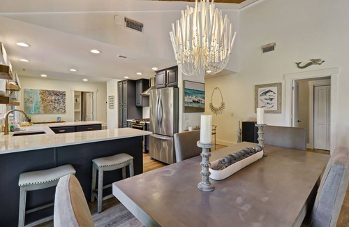 Lawton Woods House | FREE Pool Heat ~ Upscale Home, Private Pool, Pet Friendly ~ 7 Pender Lane