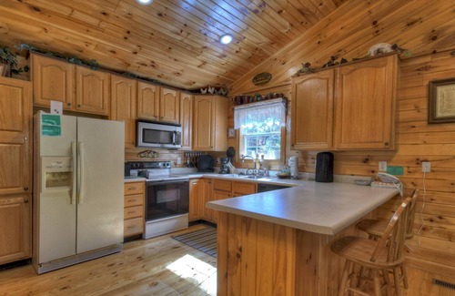 Turtletown Cabin | *Free Whitewater Rafting & Ziplining* Spacious & Secluded Cabin 7 Miles to Attractions & Near Ocoee River Rafting