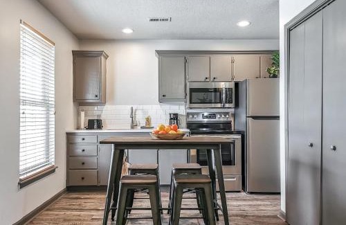 La Cygne House | Freestanding 2 Bedroom Cabins