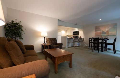 French Lick Villa | French Lick Escape | 2 Relaxing Villas with Full Kitchen and Indoor Pool