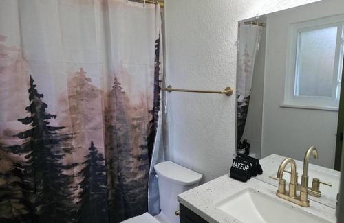 Westminster House | Freshly remodeled home in Westminster. HotTub, Movie Theater, Pool Table, Arcade