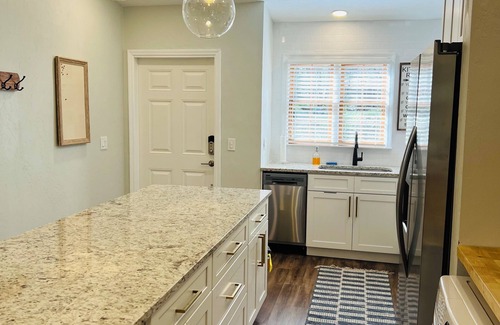 Haile Plantation House | Freshly Renovated Single Story Townhouse Adjacent Haile Village Stocked Kitchen