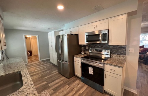 Pine Ridge House | Freshly Renovated Pool Home - Close to Crystal River