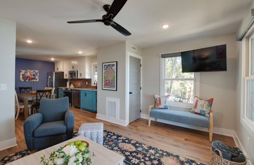 Groveoak Cabin | Friends-Themed Central Perk Cabin with Lake Views, Hot Tub, and Cozy Comfort