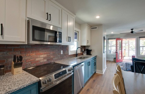 Groveoak Cabin | Friends-Themed Central Perk Cabin with Lake Views, Hot Tub, and Cozy Comfort