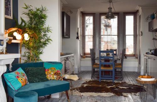 Dovercourt House | Fronks House