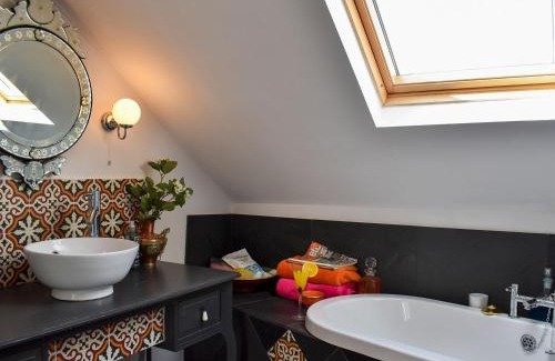 Dovercourt House | Fronks House