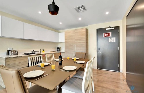 Hollywood Apartment | Front Bay View Terrace| Rooftop Pool| Near Beach