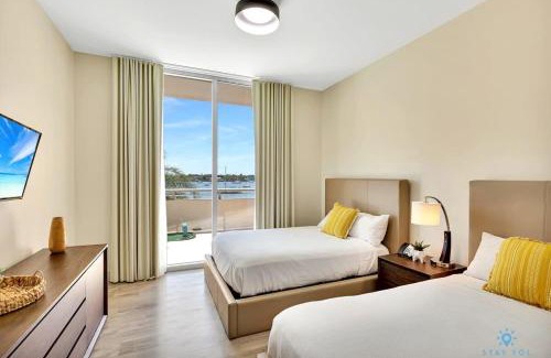 Hollywood Apartment | Front Bay View Terrace Rooftop Pool Near Beach