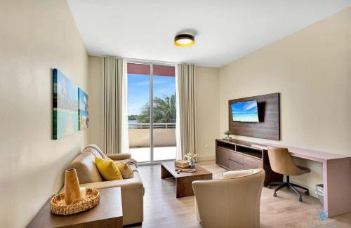 Hollywood Apartment | Front Bay View Terrace Rooftop Pool Near Beach