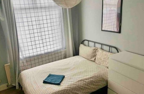 Thorpe Satchville House | FRONT DOUBLE BEDROOM NEAR INFIRMARY