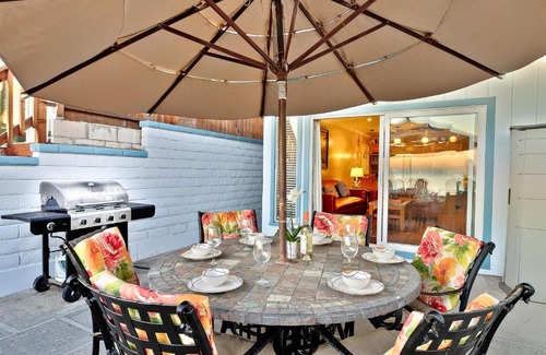 Capistrano Beach House | Front Relaxation