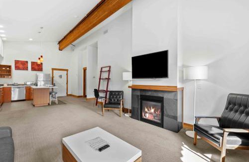 Leavenworth House | Front Street Suites - Alice Lodging