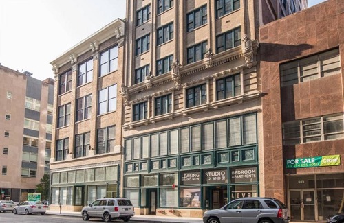 Downtown St. Louis Apartment | FRONTDESK 917 Locust St Apts Downtown St Louis