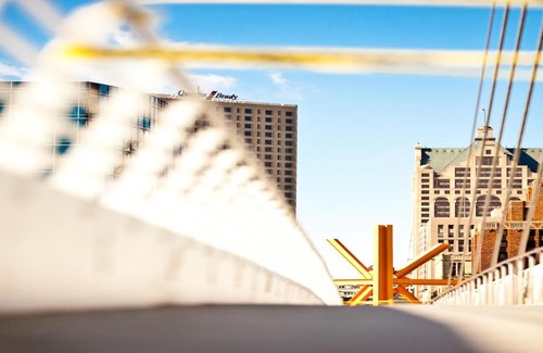 Lower East Side Apartment | FRONTDESK Rhythm Apts Lower East Side Milwaukee