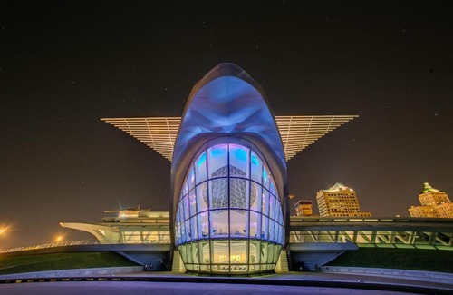 Lower East Side Apartment | FRONTDESK Rhythm Apts Lower East Side Milwaukee