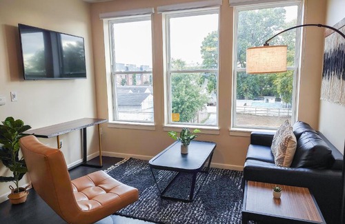 Louisville Apartment | FRONTDESK The Marshall Campus Apts Louisville