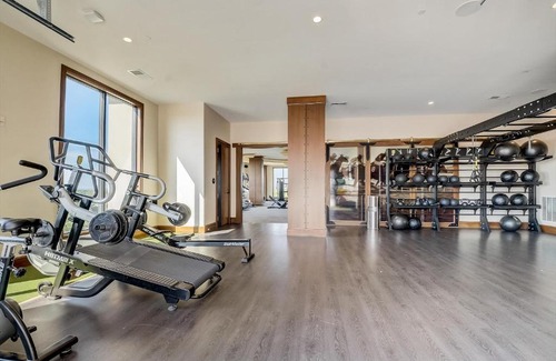 Louisville Apartment | FRONTDESK The Marshall Campus Apts Louisville