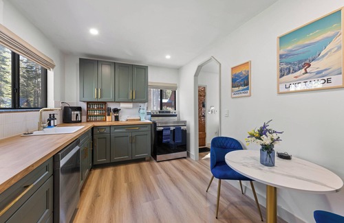 Pla-Vada Woodlands House | Frosty Pines Cabin: Cozy 2 Bedroom Family Retreat