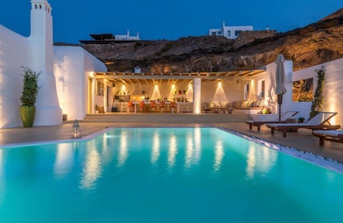 Ftelia Villa | Ftelia 8BR Villa with Pool & Sea View