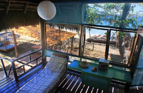 Cabarete Villa | Full beachfront resort of 16 bedrooms, with large treehouse, perfect for parties