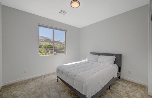 Spring Valley House | Full House in Las Vegas - Close to EVERYTHING, just MINUTES from the LV Strip