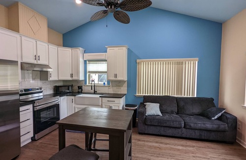 Tifton Cottage | Full Kitchen with in Unit Washer/Dryer. Private Entrance & no contact check-in