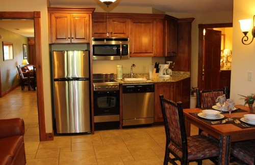 Gatlinburg Resort | Full Service Double RoomWestgate Smoky Mountain Resort