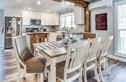 Ray County Cottage | Full Vacation Home on The Farm in Swafford Valley