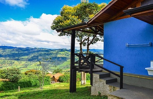 Goncalves Ski Chalet | Full view of Mantiqueira (chalet 6)